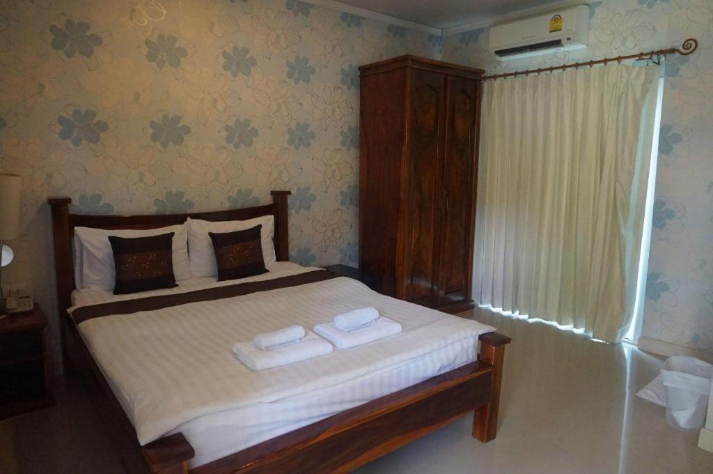 The Park Nangrong Resort Bagian luar foto