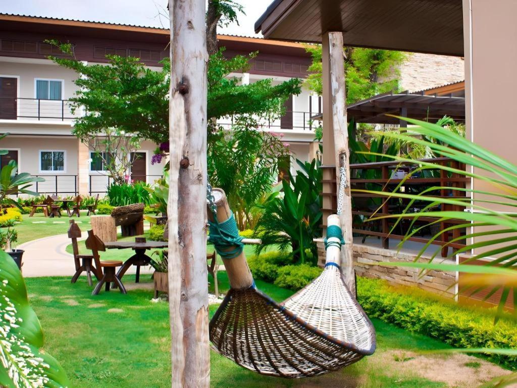 The Park Nangrong Resort Bagian luar foto