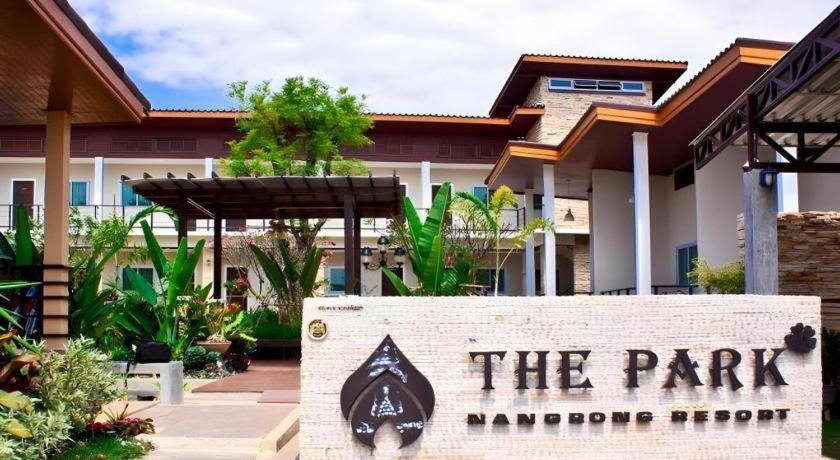 The Park Nangrong Resort Bagian luar foto